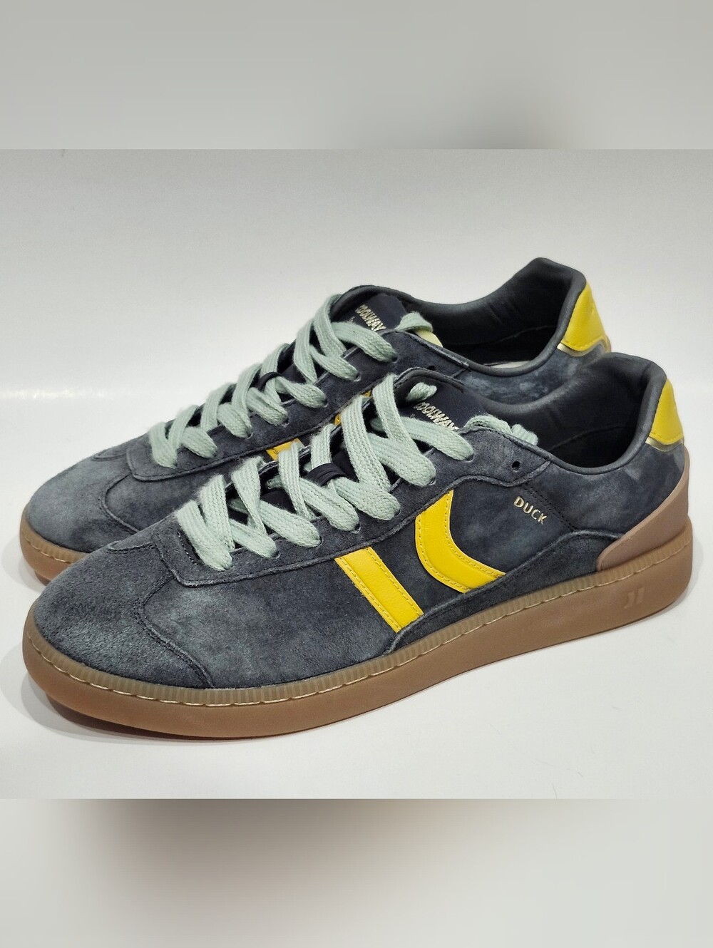 Coolway Duck Grey Anthracite Men's Sneakers Size 9 Charcoal Suede Yellow Gum